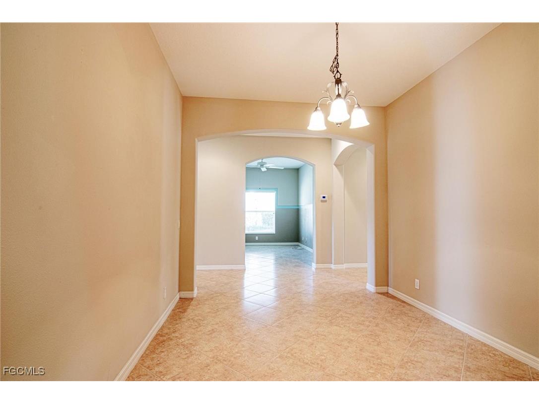 2390 Verdmont Court Cape Coral FL 33991 2025018393 image18