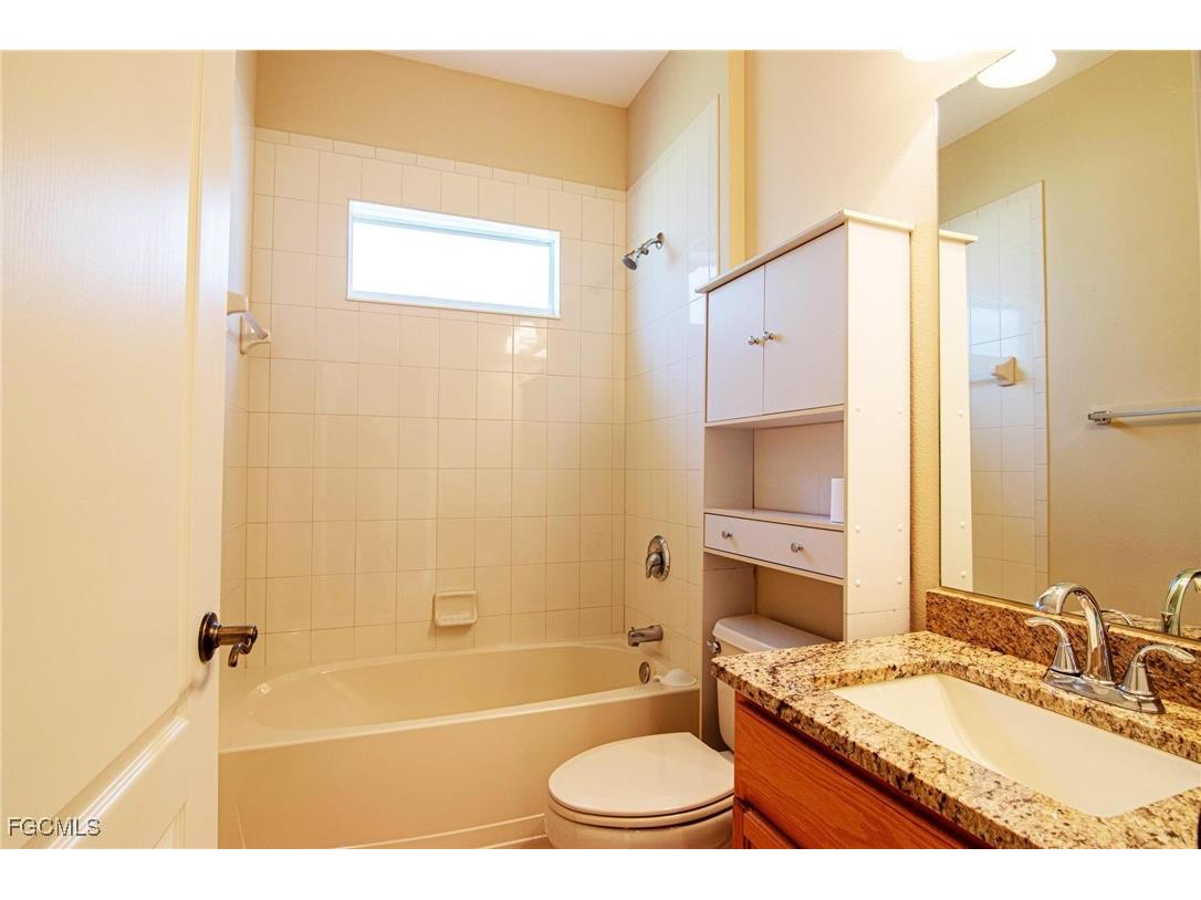 2390 Verdmont Court Cape Coral FL 33991 2025018393 image23