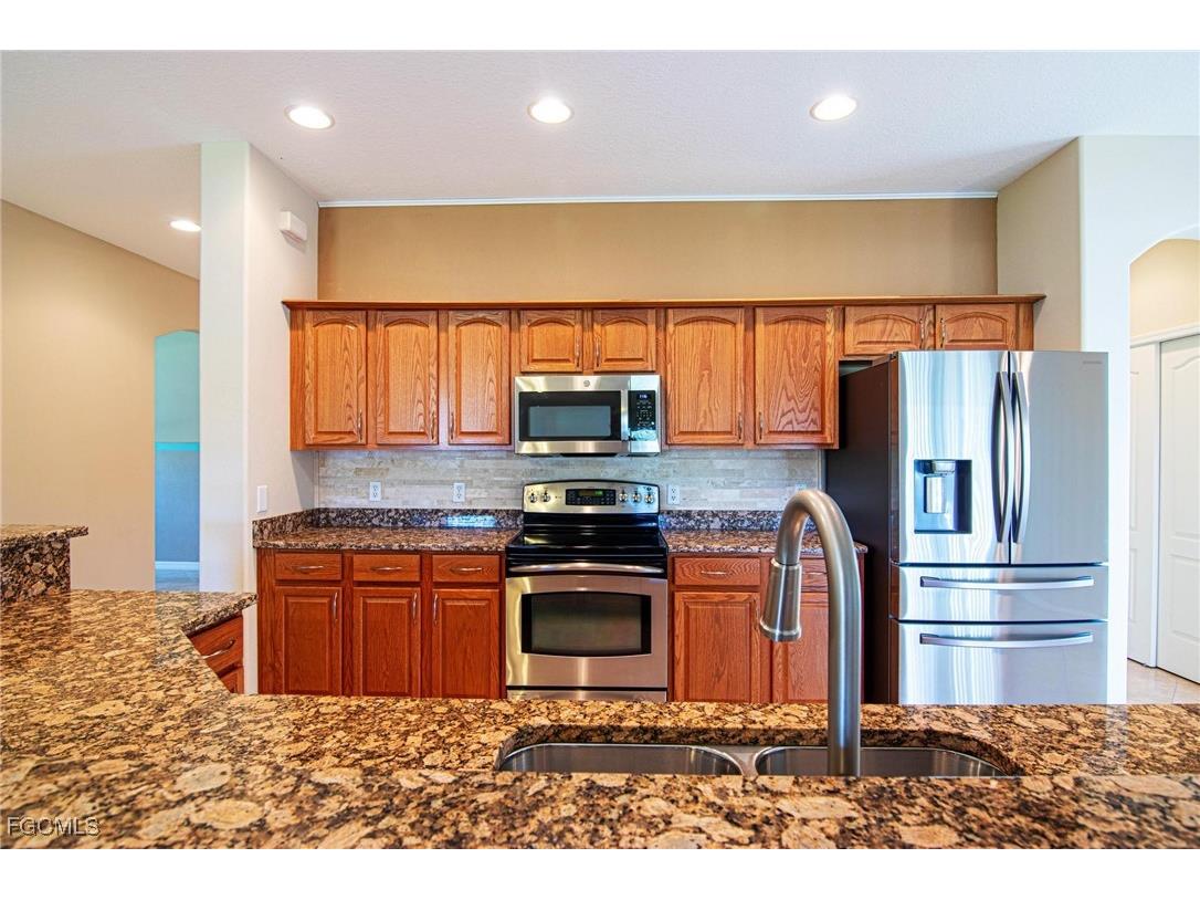 2390 Verdmont Court Cape Coral FL 33991 2025018393 image3