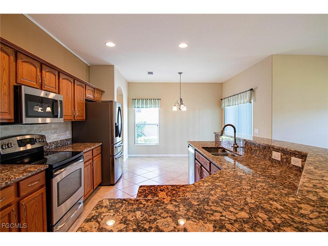 2390 Verdmont Court Cape Coral FL 33991 2025018393 image4