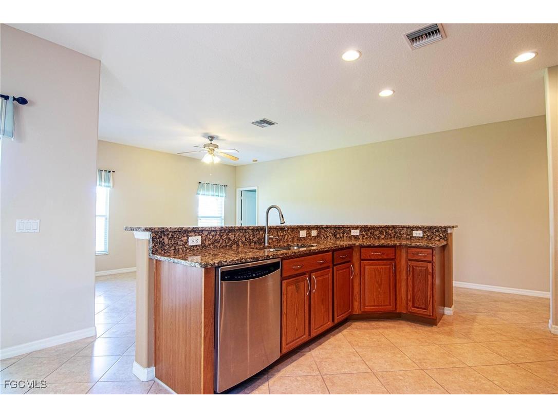 2390 Verdmont Court Cape Coral FL 33991 2025018393 image6