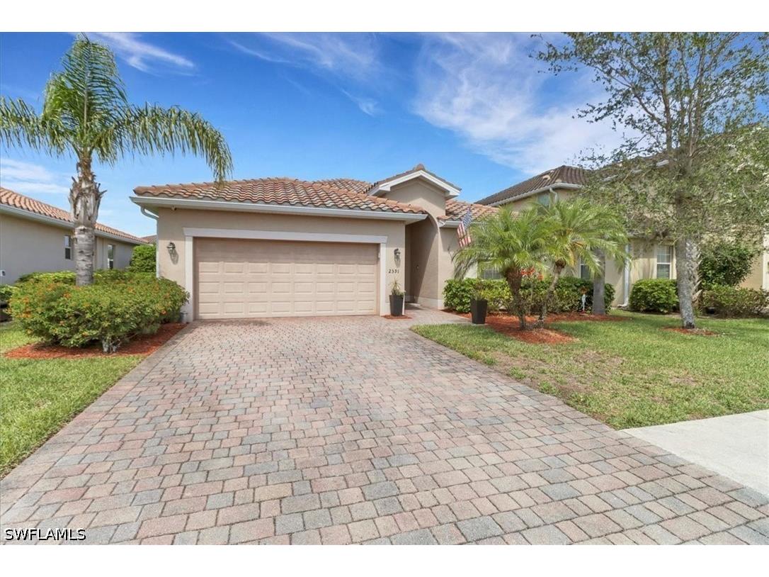2391 Heydon Circle E Naples FL 34120 226018936 image1