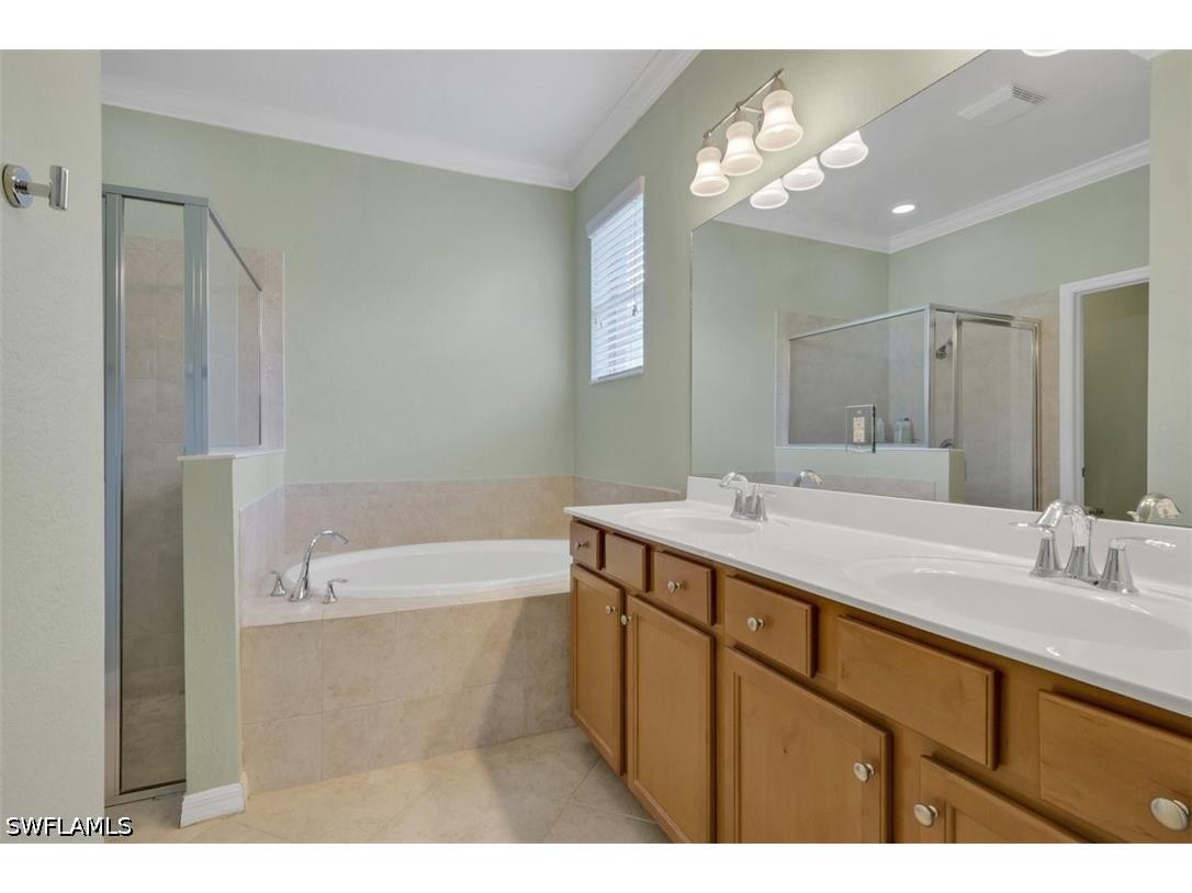 2391 Heydon Circle E Naples FL 34120 226018936 image21