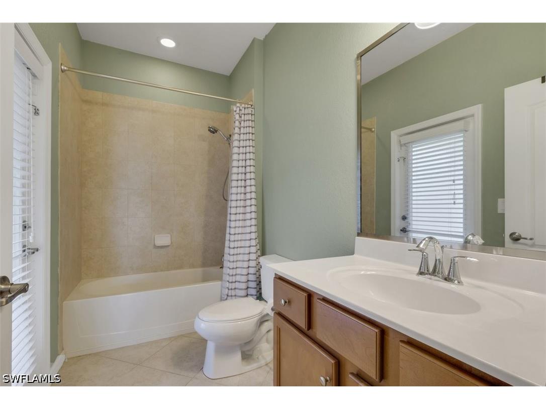 2391 Heydon Circle E Naples FL 34120 226018936 image25