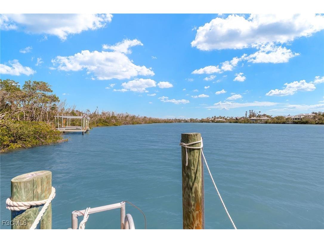 2391 Shop Road Sanibel FL 33957 2025017671 image38