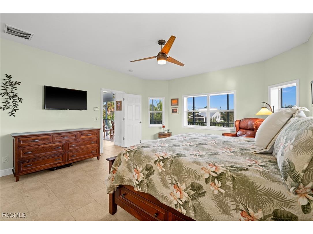 2392 Lemon Street Saint James City FL 33956 2025021102 image17