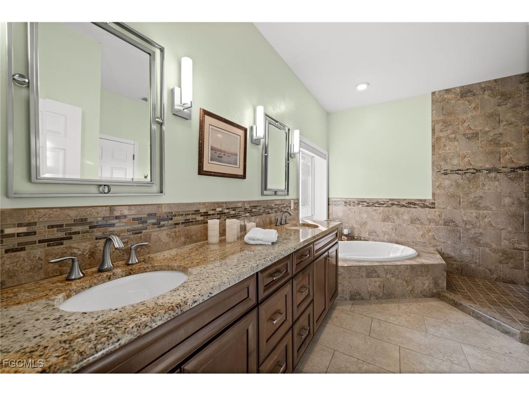 2392 Lemon Street Saint James City FL 33956 2025021102 image19