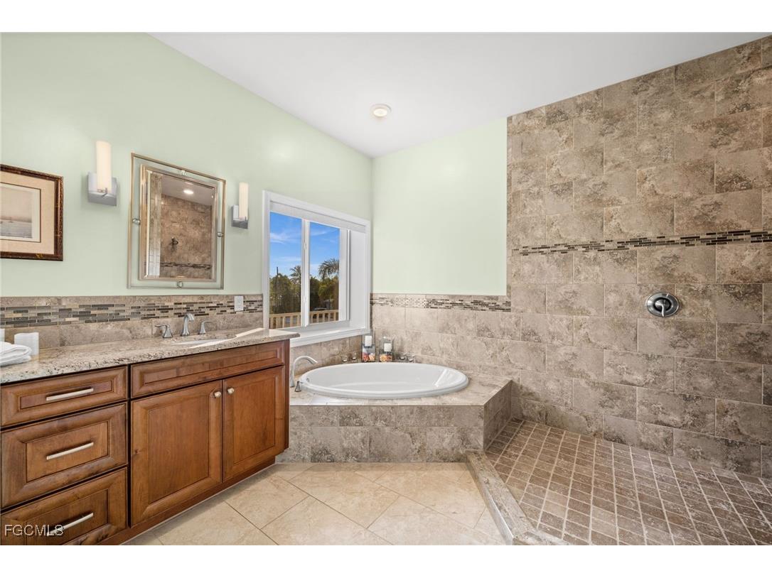 2392 Lemon Street Saint James City FL 33956 2025021102 image20