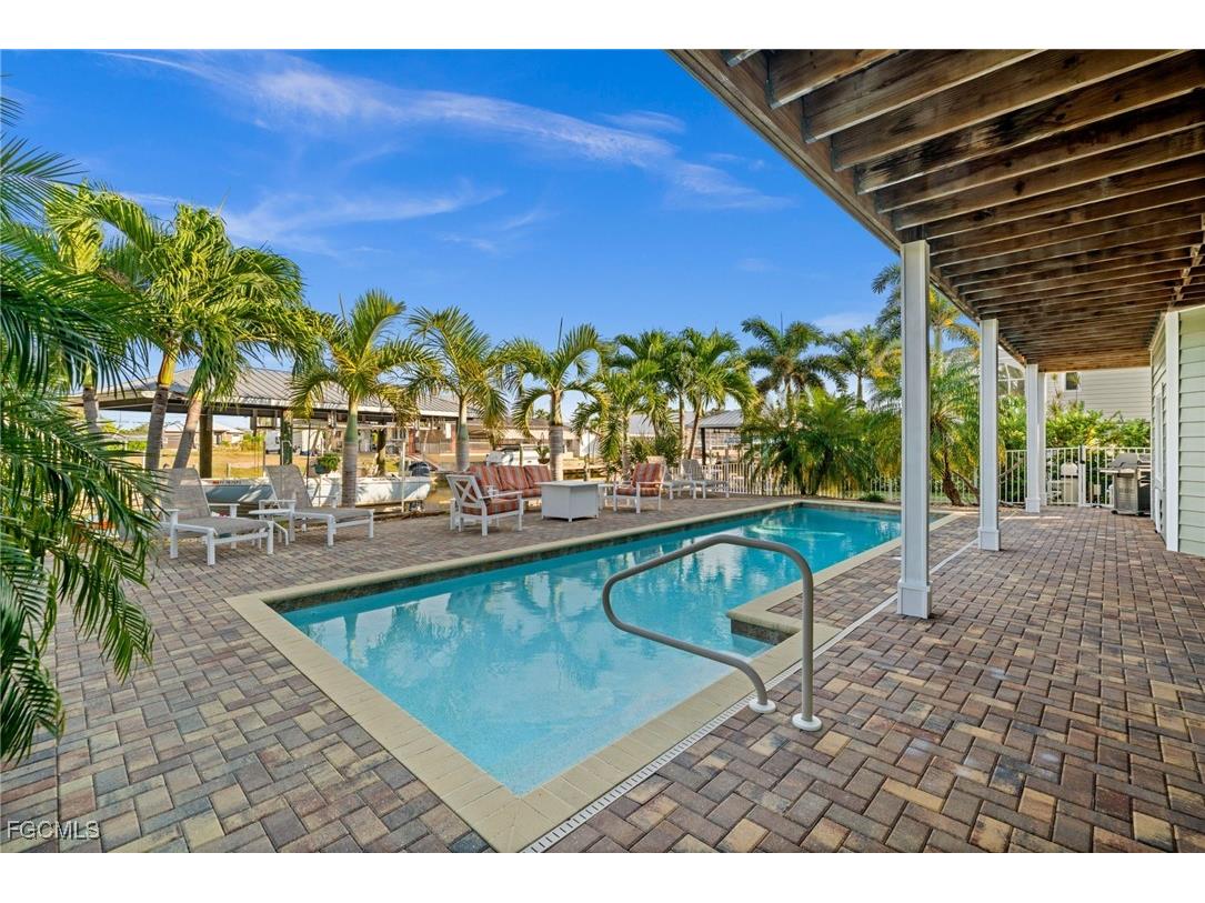 2392 Lemon Street Saint James City FL 33956 2025021102 image40