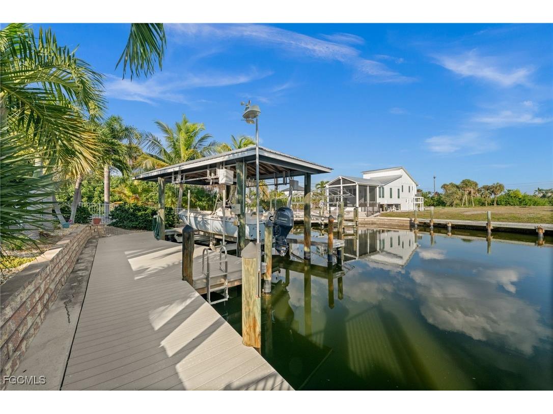 2392 Lemon Street Saint James City FL 33956 2025021102 image45