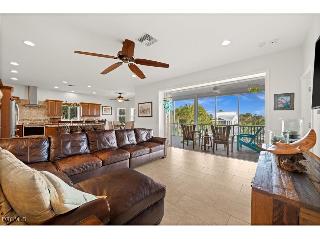 2392 Lemon Street Saint James City FL 33956 2025021102 image8