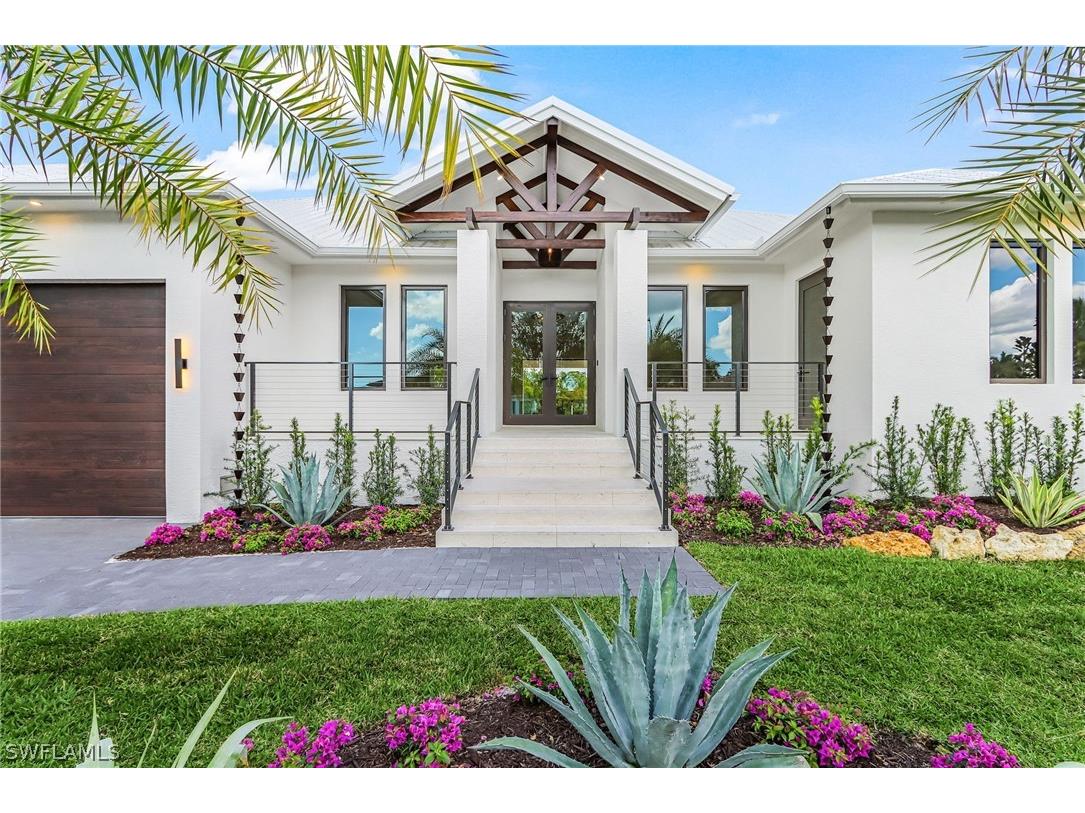 2393 Longboat Drive Naples FL 34104 226008334 image1