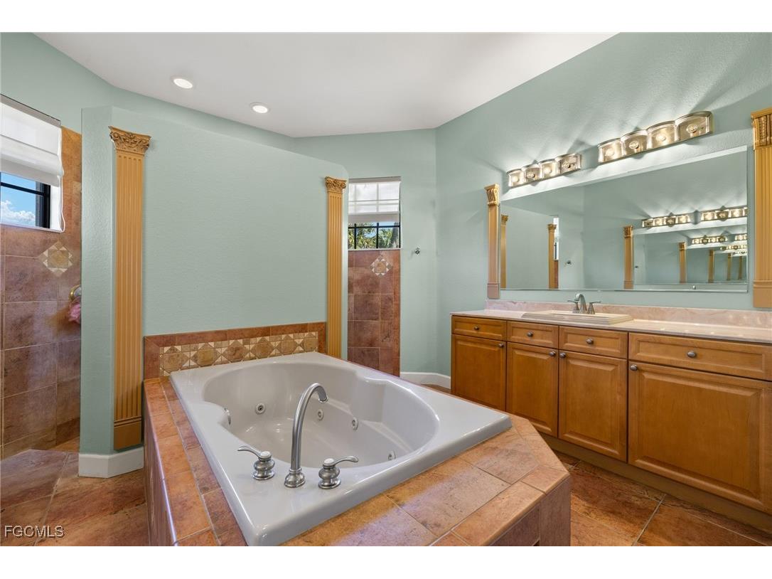 23950 Linda Lee Way Fort Myers FL 33913 2025004855 image13