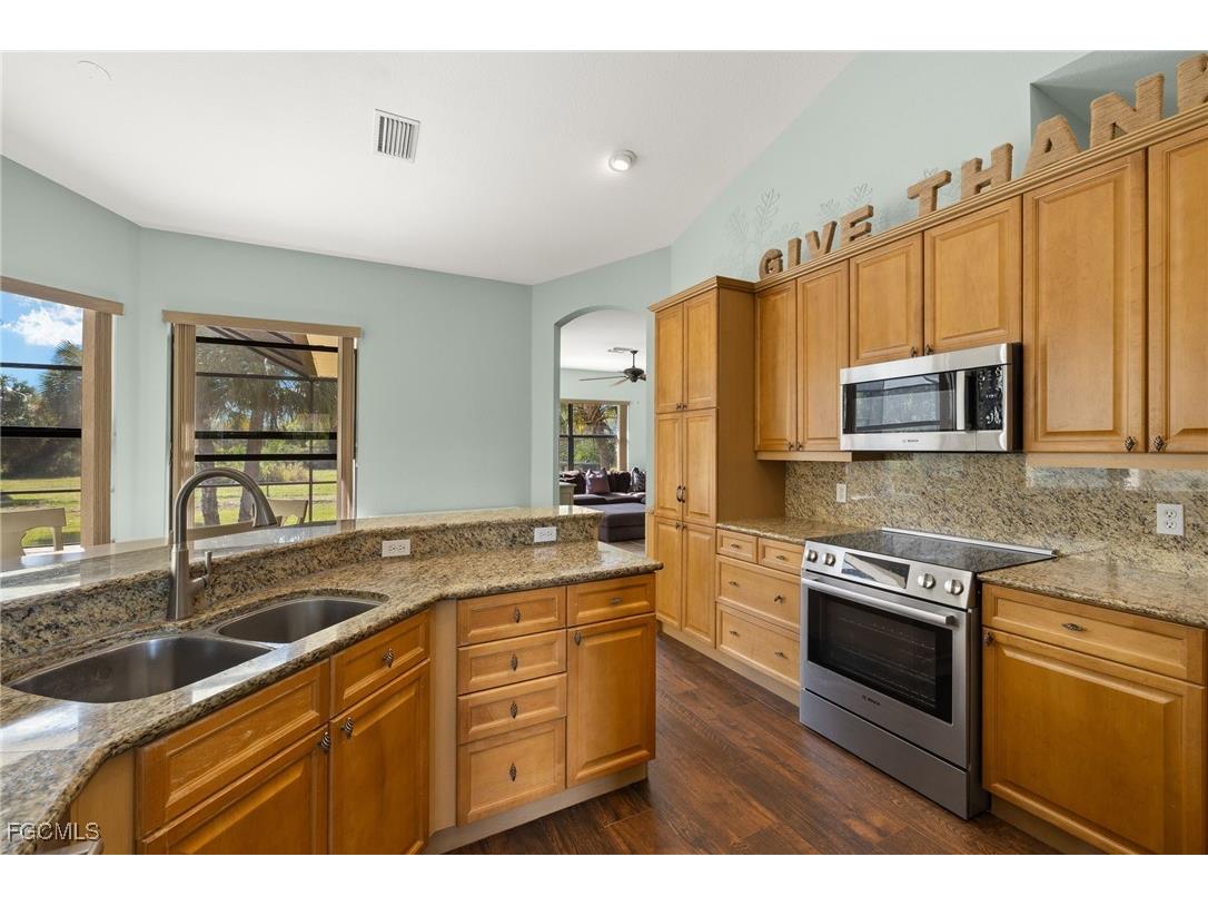 23950 Linda Lee Way Fort Myers FL 33913 2025004855 image8