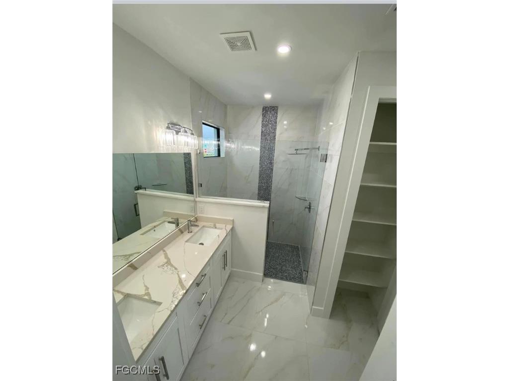 24 Chiquita Boulevard S Cape Coral FL 33991 2025023099 image2