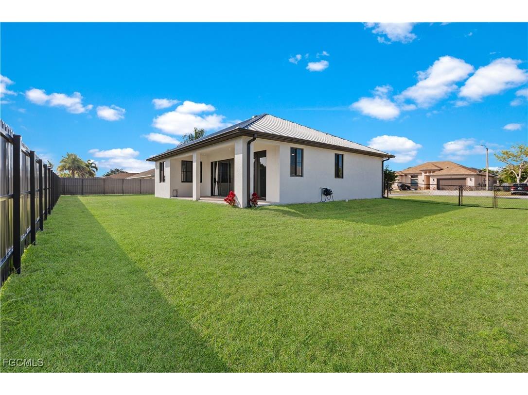 24 Crestwood Circle S Lehigh Acres FL 33936 2025026253 image11