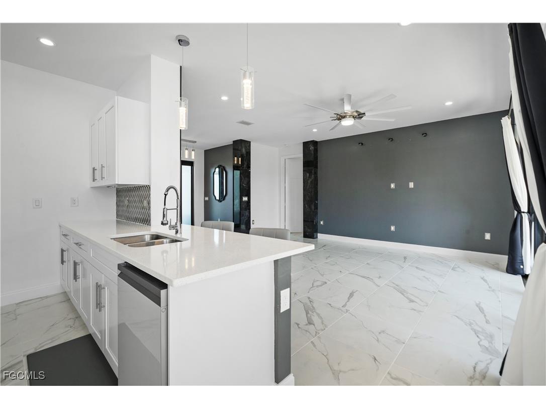 24 Crestwood Circle S Lehigh Acres FL 33936 2025026253 image7