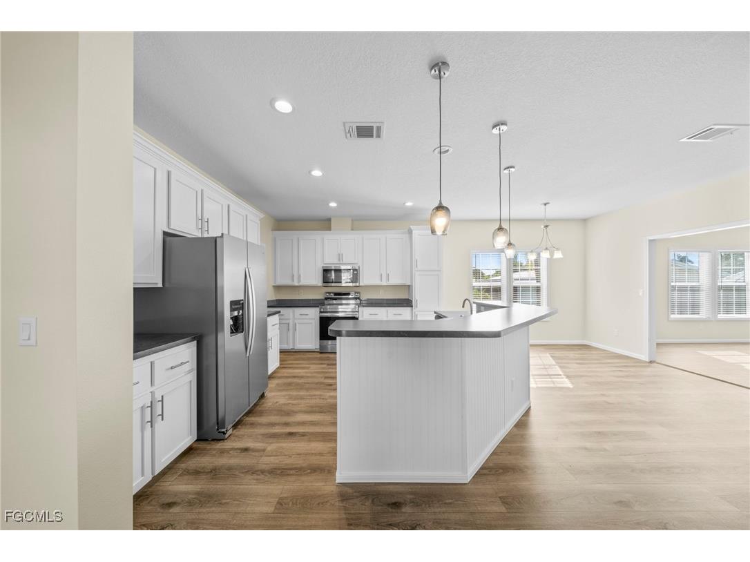 24 Red Poinciana Drive Fort Myers FL 33908 2025012310 image4