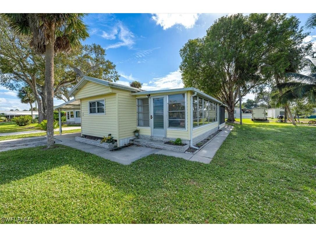 24 Sonderhen Drive Naples FL 34114 223090901 image1