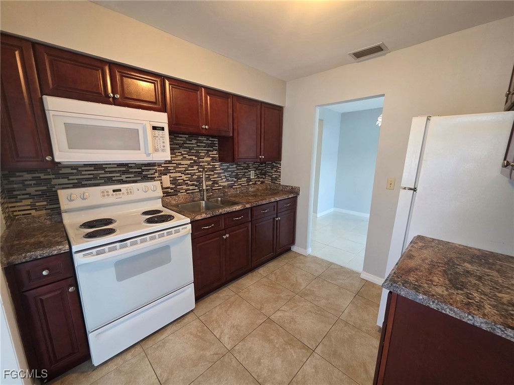 24 Temple Court Lehigh Acres FL 33936 2025014933 image5