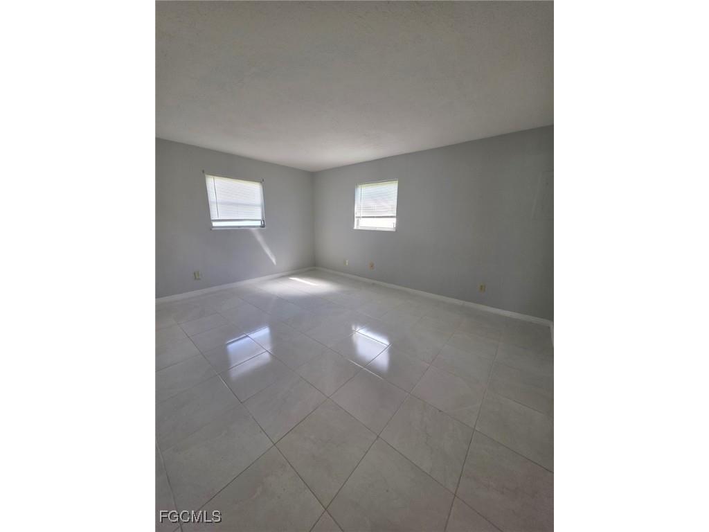 24 Temple Court Lehigh Acres FL 33936 2025014933 image8