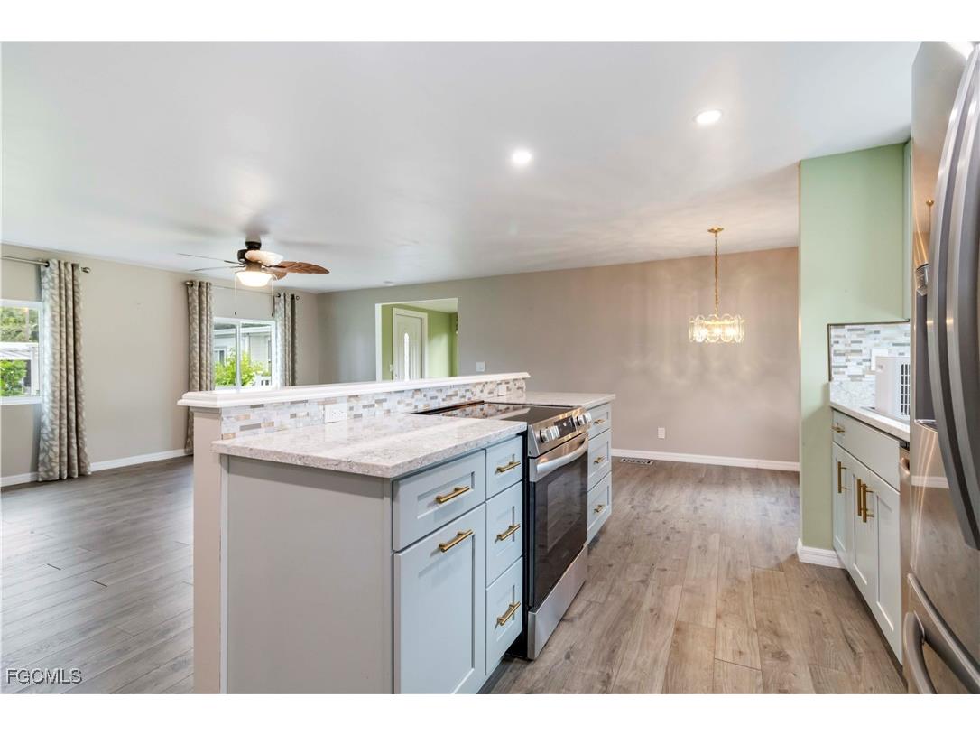 24 Williamsburg Way Fort Myers FL 33908 2025002419 image11