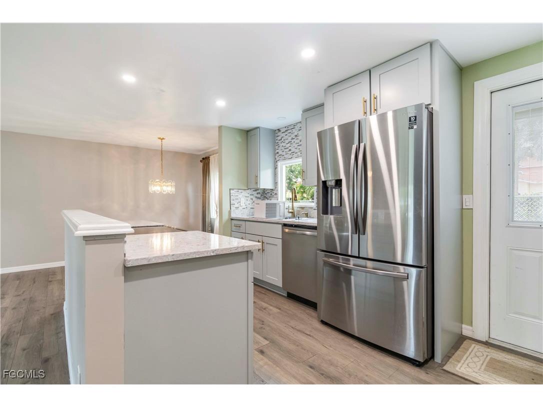 24 Williamsburg Way Fort Myers FL 33908 2025002419 image12