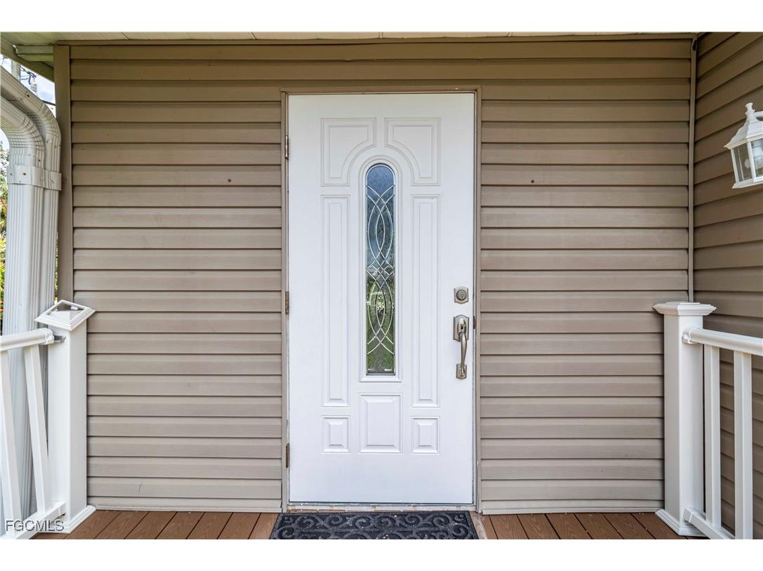 24 Williamsburg Way Fort Myers FL 33908 2025002419 image2