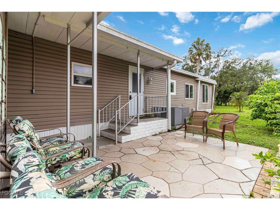 24 Williamsburg Way Fort Myers FL 33908 2025002419 image25