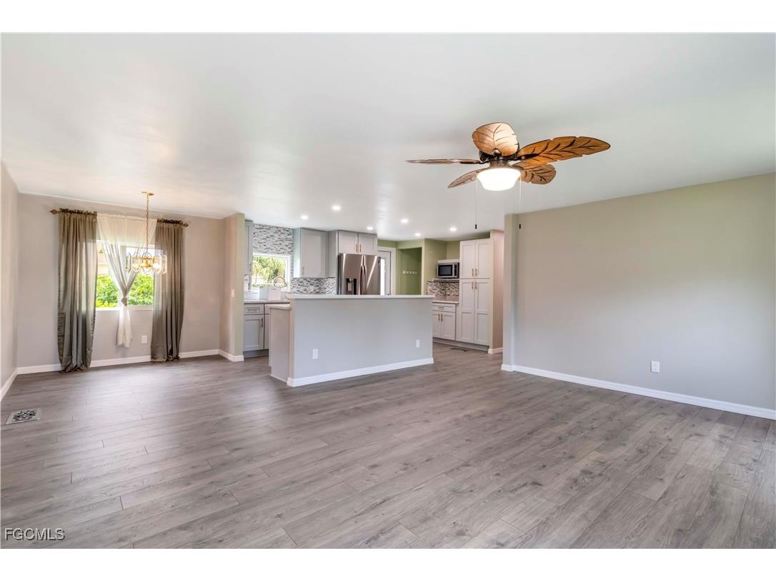 24 Williamsburg Way Fort Myers FL 33908 2025002419 image6