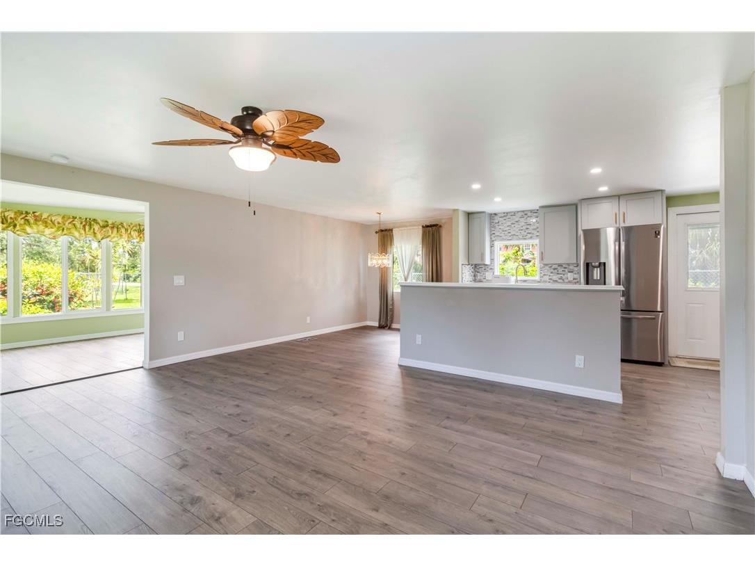 24 Williamsburg Way Fort Myers FL 33908 2025002419 image7