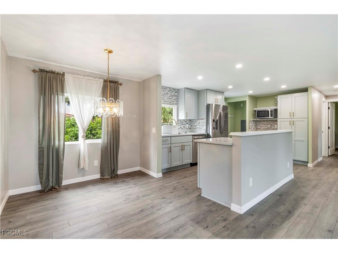 24 Williamsburg Way Fort Myers FL 33908 2025002419 image8