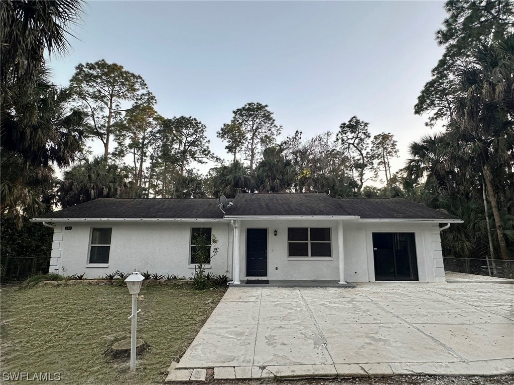 240 14th Avenue NE Naples FL 34120 223084281 image1
