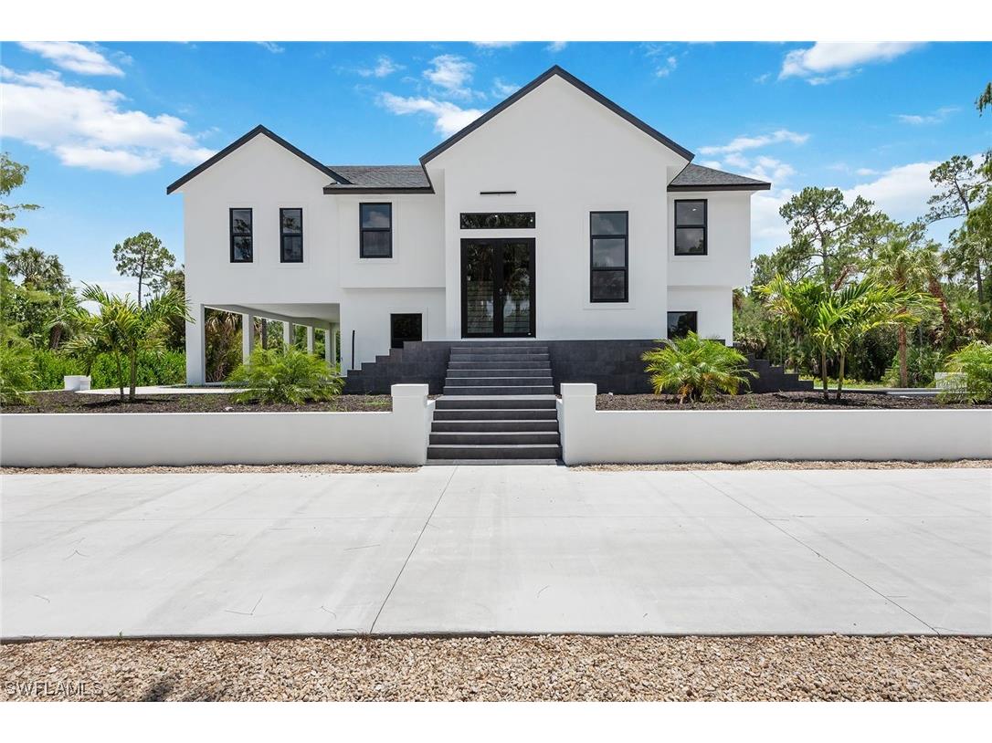 240 33rd Avenue NE Naples FL 34120 222041214 image1