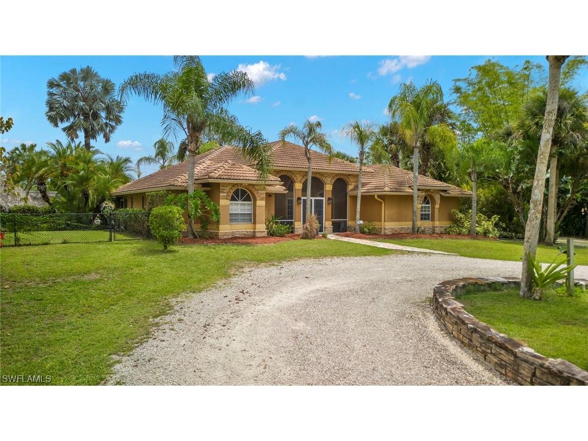 240 8th Street NE Naples FL 34120 223031599 image1