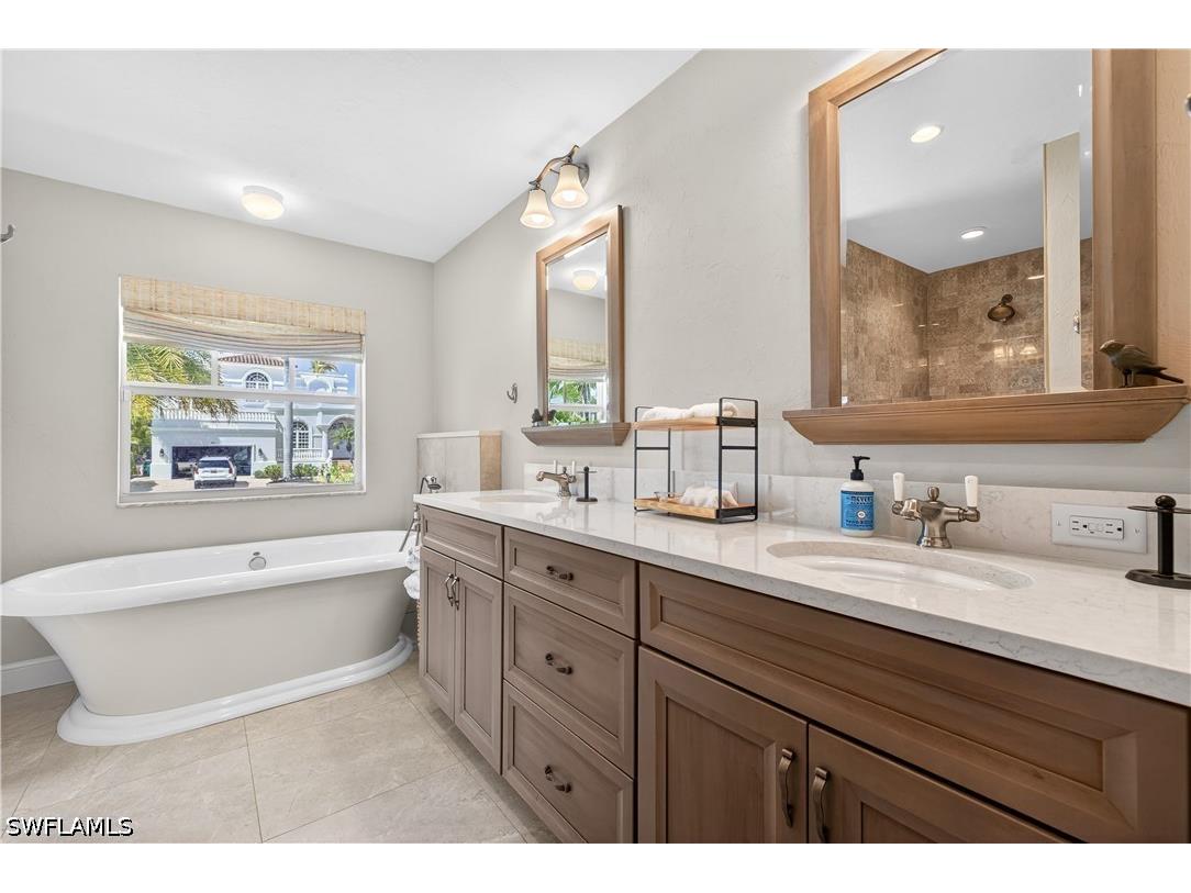 240 Channel Drive Naples FL 34108 226023119 image17