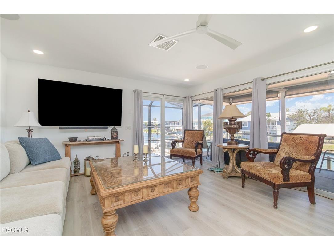 240 Driftwood Lane Fort Myers Beach FL 33931 2025025469 image10