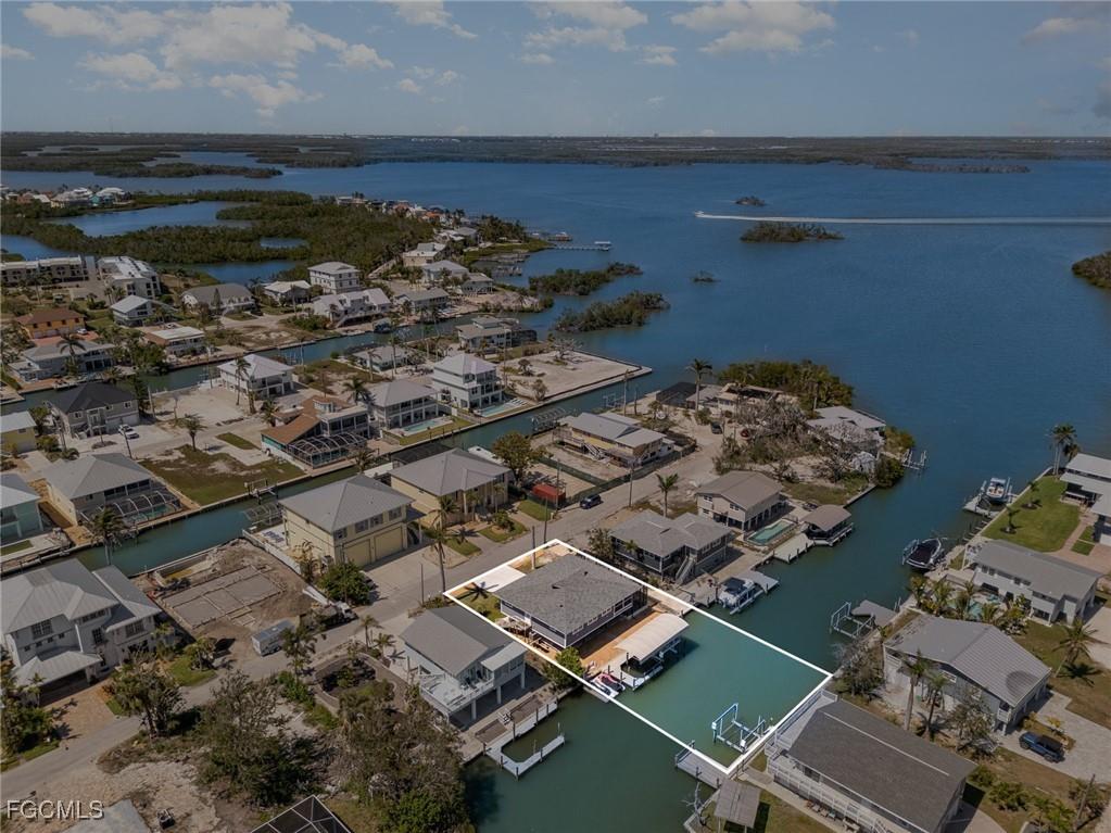 240 Driftwood Lane Fort Myers Beach FL 33931 2025025469 image2