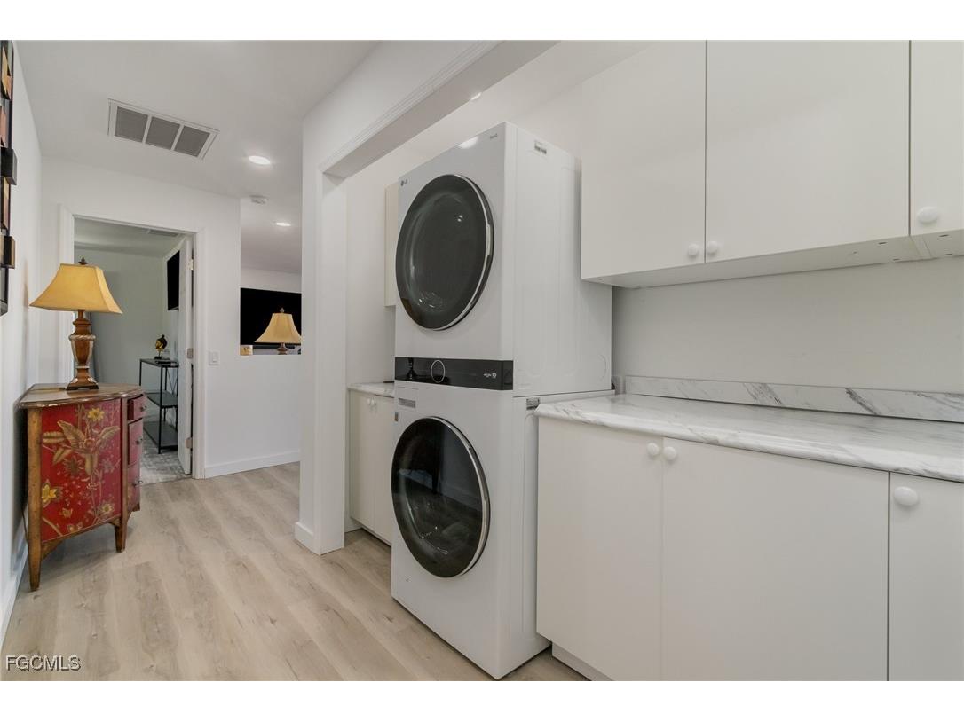 240 Driftwood Lane Fort Myers Beach FL 33931 2025025469 image24