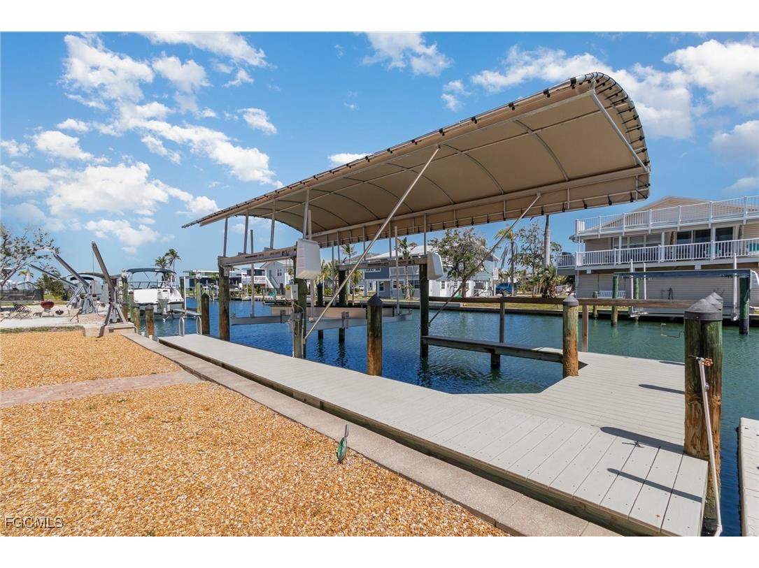 240 Driftwood Lane Fort Myers Beach FL 33931 2025025469 image27