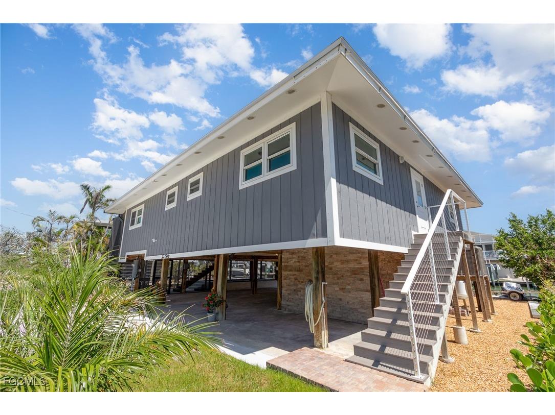 240 Driftwood Lane Fort Myers Beach FL 33931 2025025469 image28