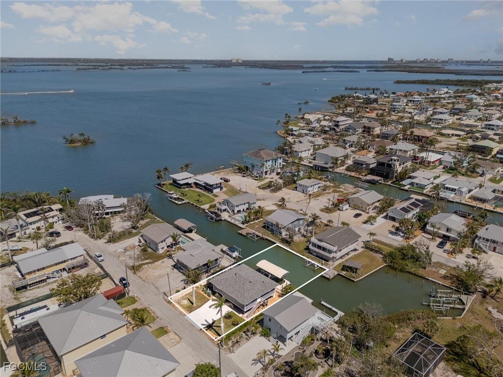 240 Driftwood Lane Fort Myers Beach FL 33931 2025025469 image3