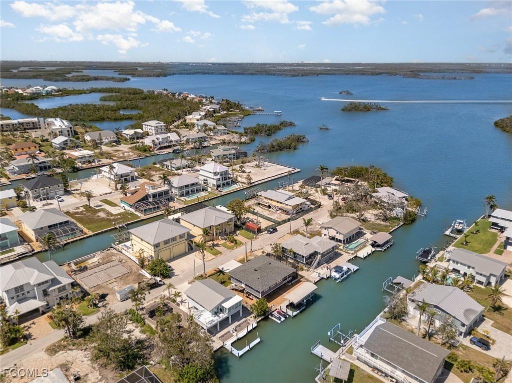 240 Driftwood Lane Fort Myers Beach FL 33931 2025025469 image32