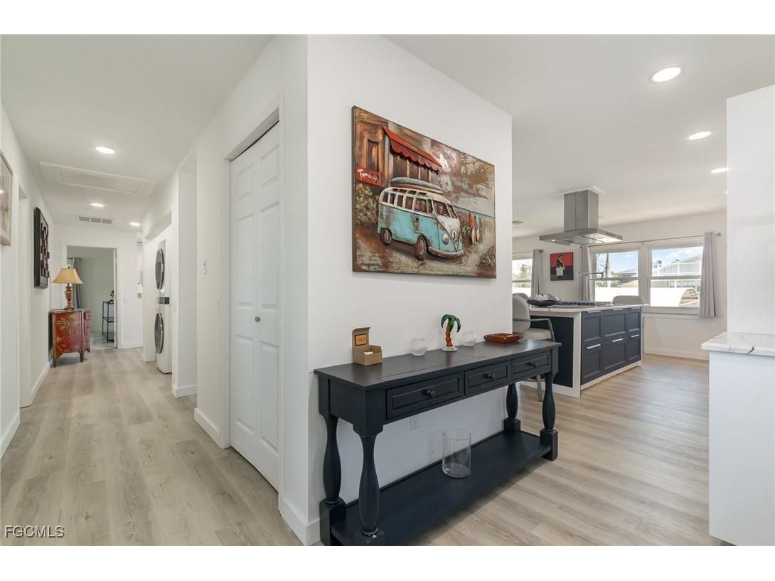 240 Driftwood Lane Fort Myers Beach FL 33931 2025025469 image5
