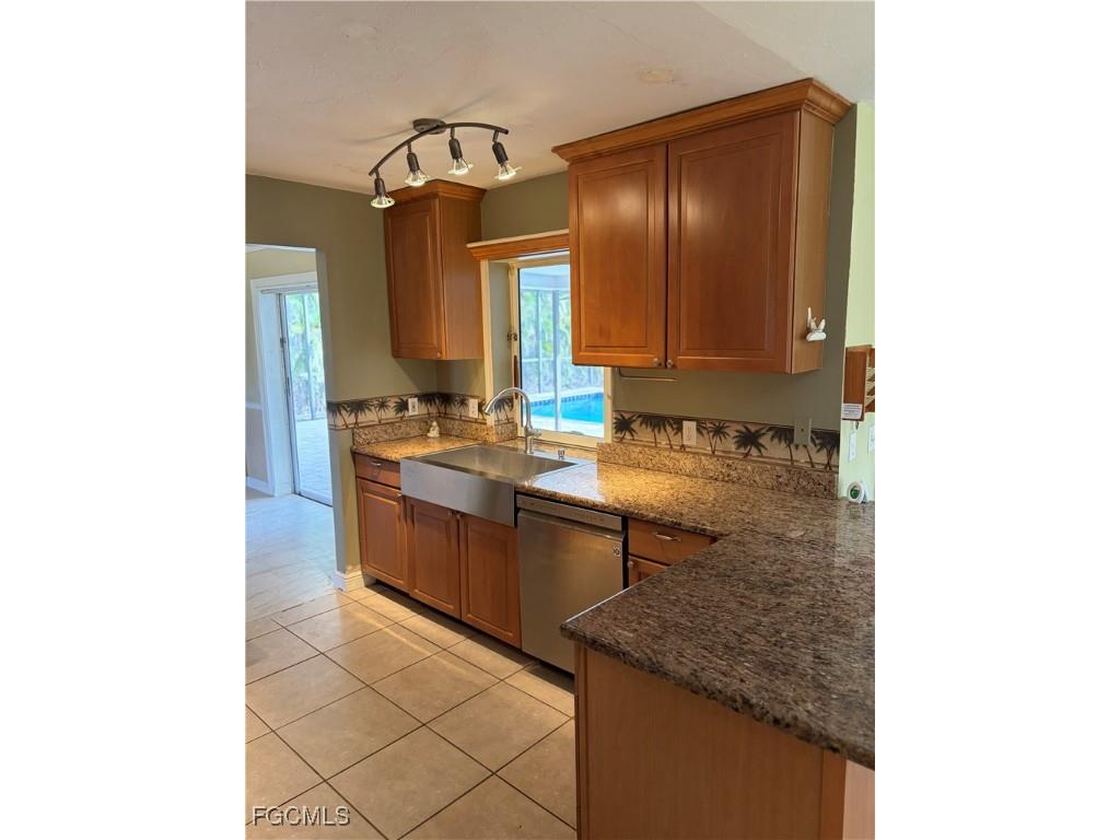 240 E Mariana Avenue North Fort Myers FL 33917 2025017524 image12