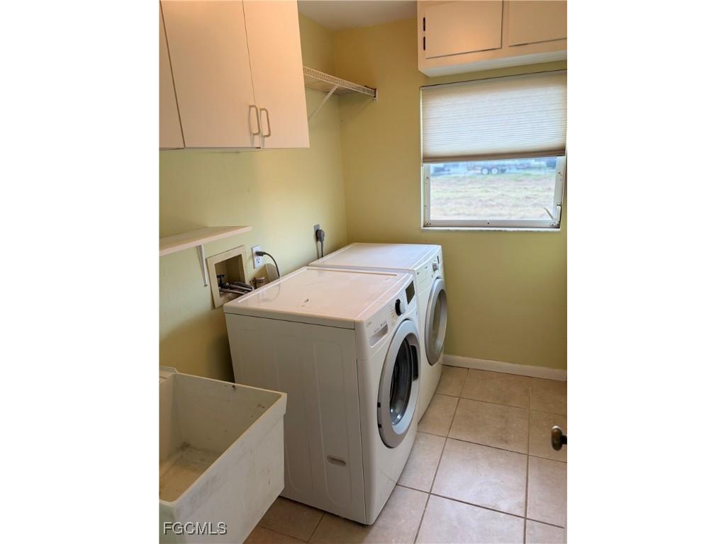 240 E Mariana Avenue North Fort Myers FL 33917 2025017524 image6