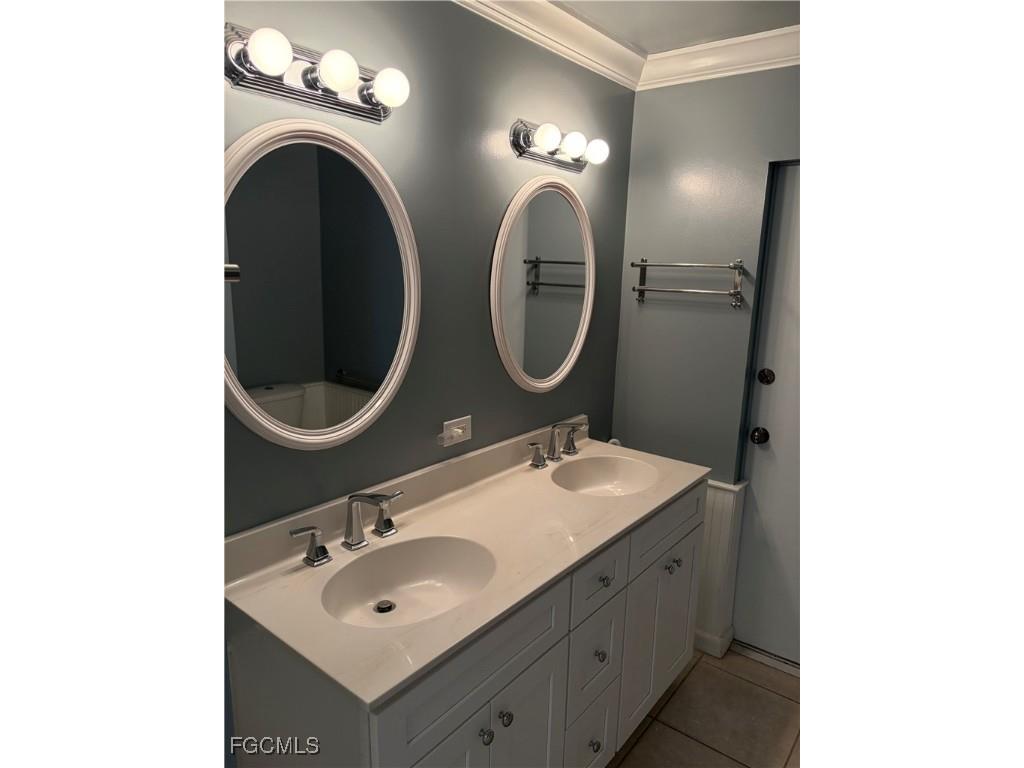 240 E Mariana Avenue North Fort Myers FL 33917 2025017524 image8