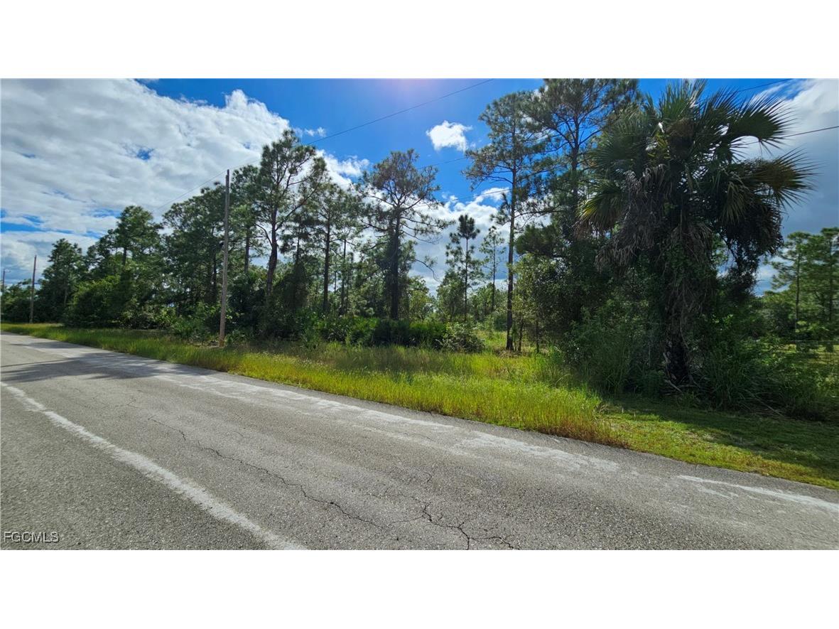 240 Genoa Avenue S Lehigh Acres FL 33974 2025014759 image2