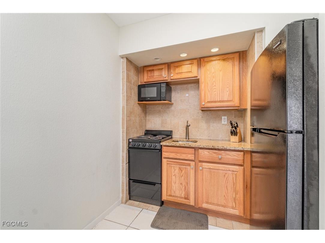 240 N Collier Boulevard #F8 Marco Island FL 34145 2025019674 image8