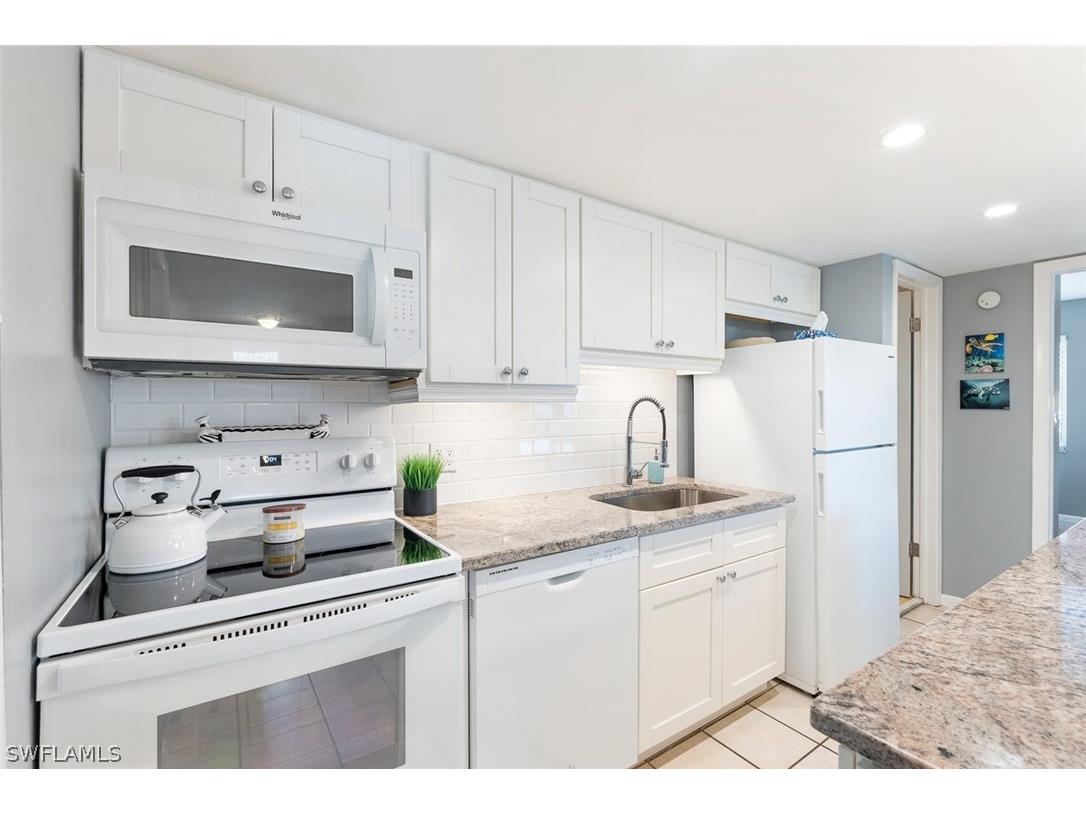 240 Palm Drive #48-1 Naples FL 34112 226010376 image2